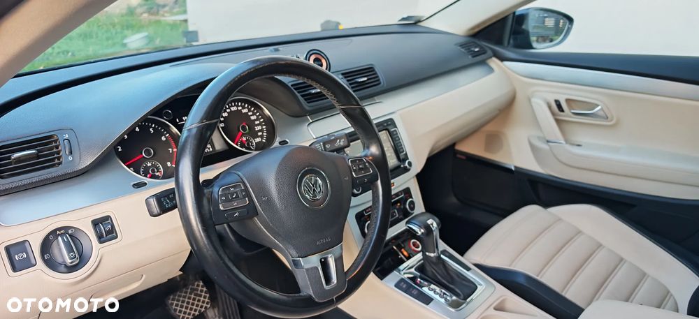 Volkswagen Passat CC - 11