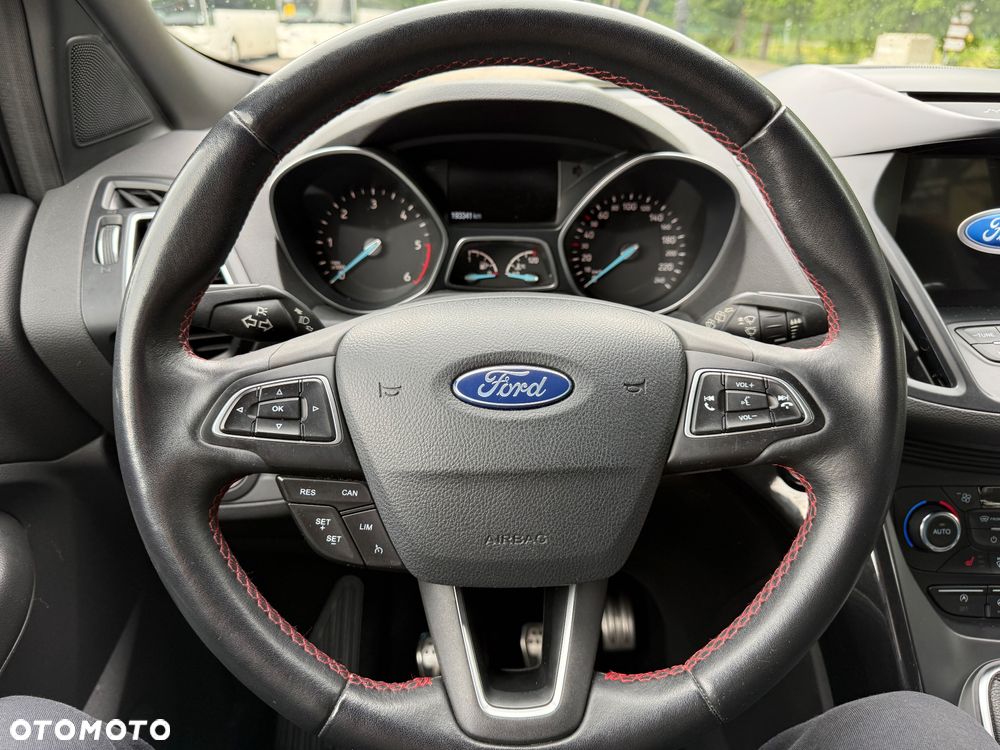 Ford Kuga 2.0 TDCi 4x4 ST-Line - 14