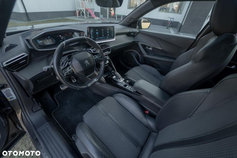 Peugeot 2008 BlueHDi 130 EAT8 GT Pack - 19