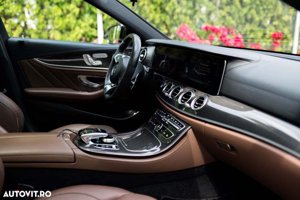 Mercedes-Benz E - 10