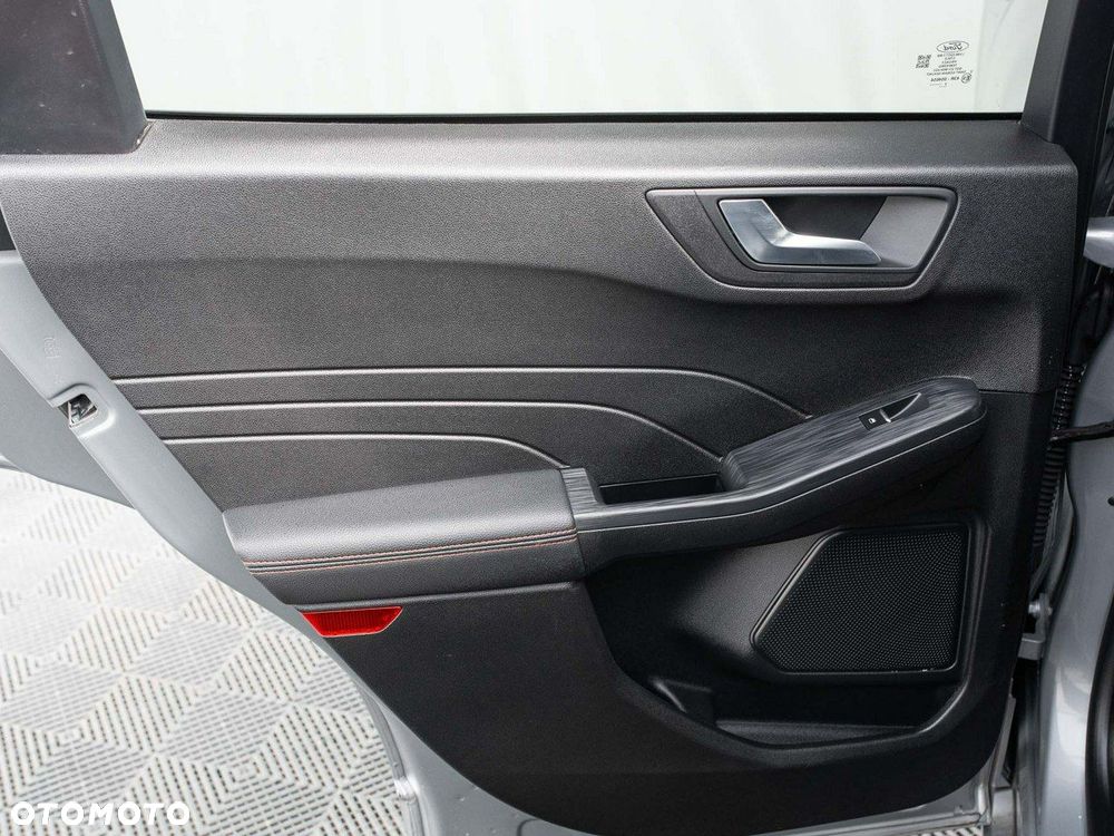 Ford Kuga - 25