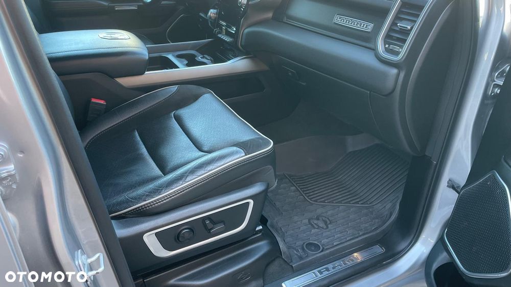 RAM 1500 5.7 Crew Cab Laramie - 14