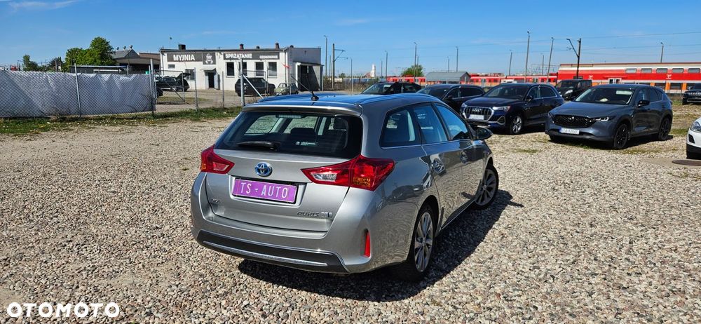 Toyota Auris 1.8 HSD Luna - 6