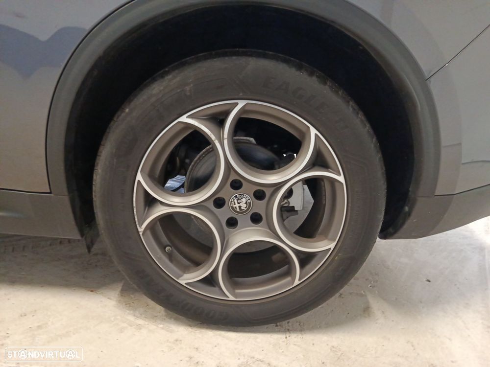 Alfa Romeo Stelvio 2.2 D Sprint AT8 - 11