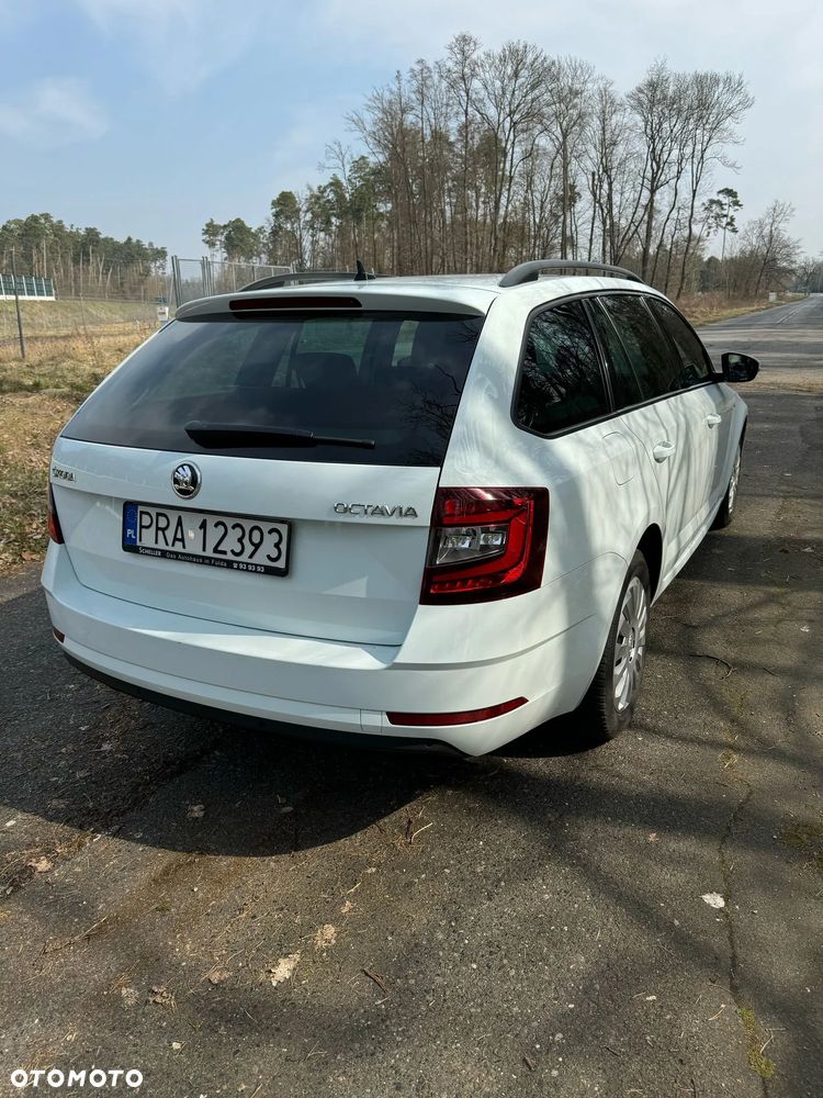 Skoda Octavia 2.0 TDI DSG Ambition - 3