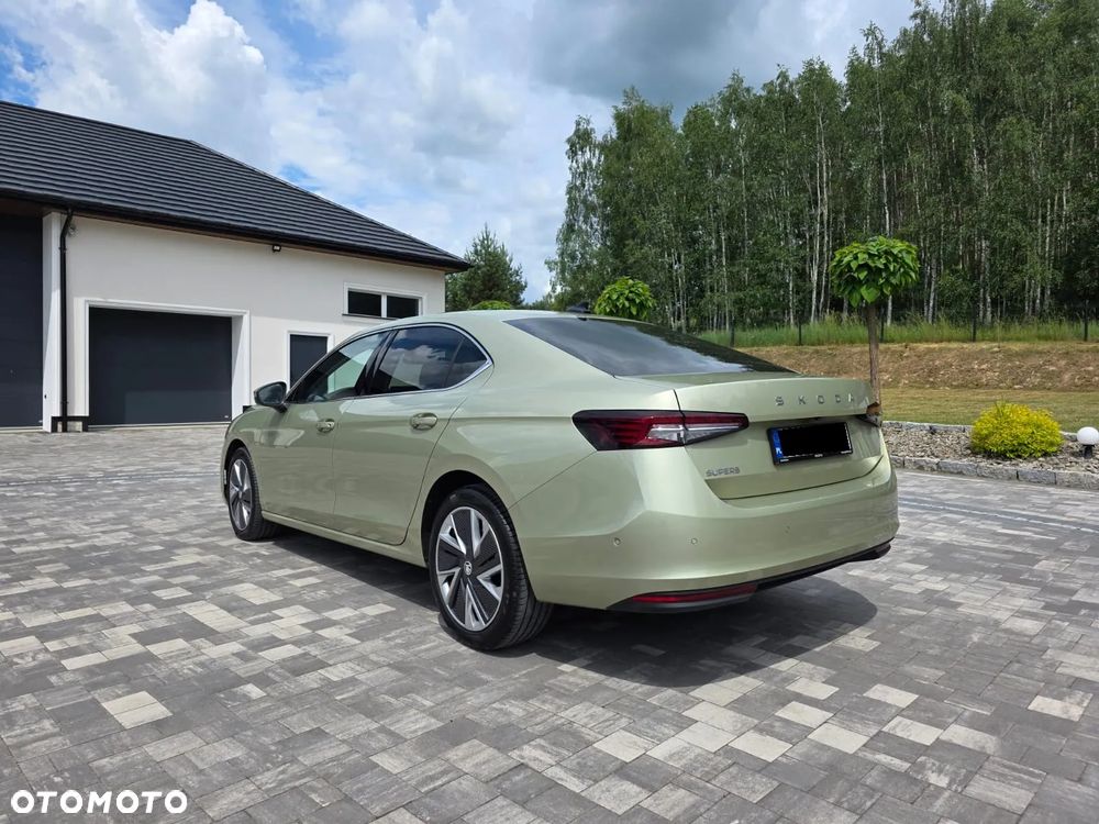 Skoda Superb 2.0 TDI SCR Selection DSG - 21