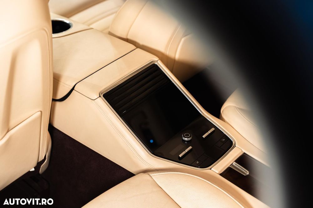 Porsche Panamera - 22