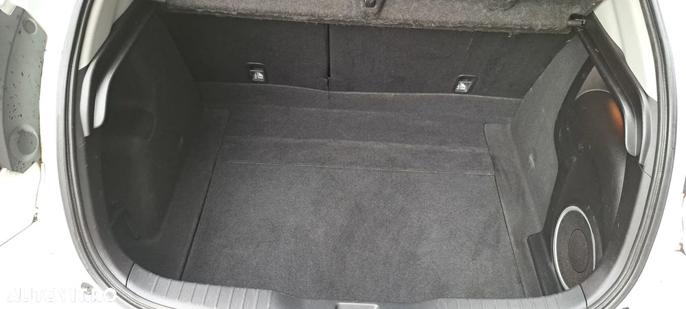 Honda Civic 1.6 i-DTEC Lifestyle Black Edition - 10