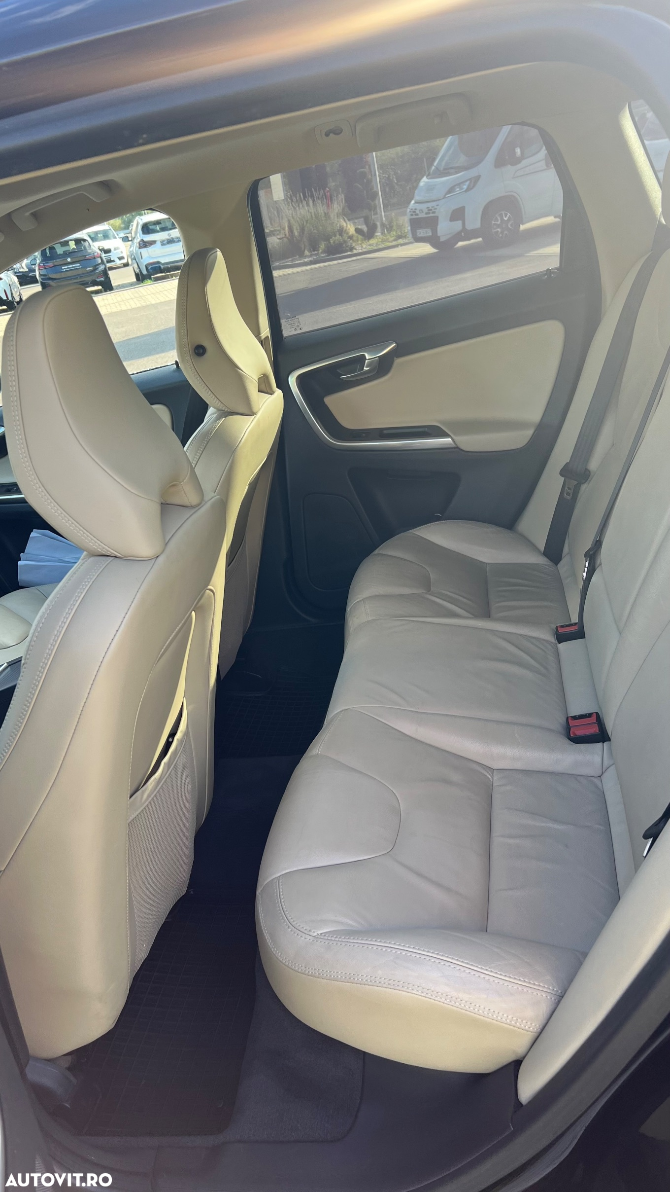 Volvo XC 60 D5 AWD Aut. Summum - 11
