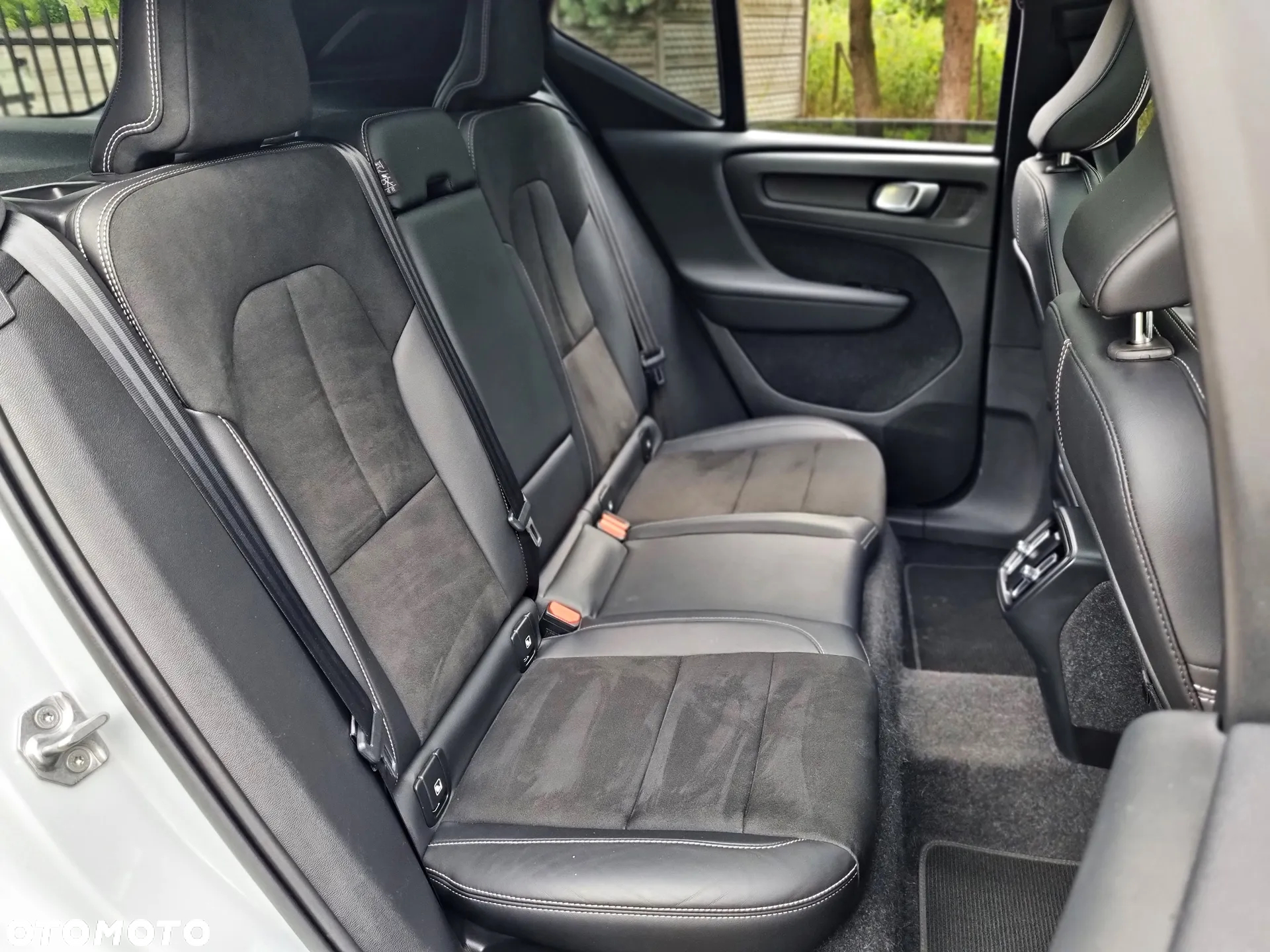 Volvo XC 40 B4 B AWD Geartronic RDesign - 30
