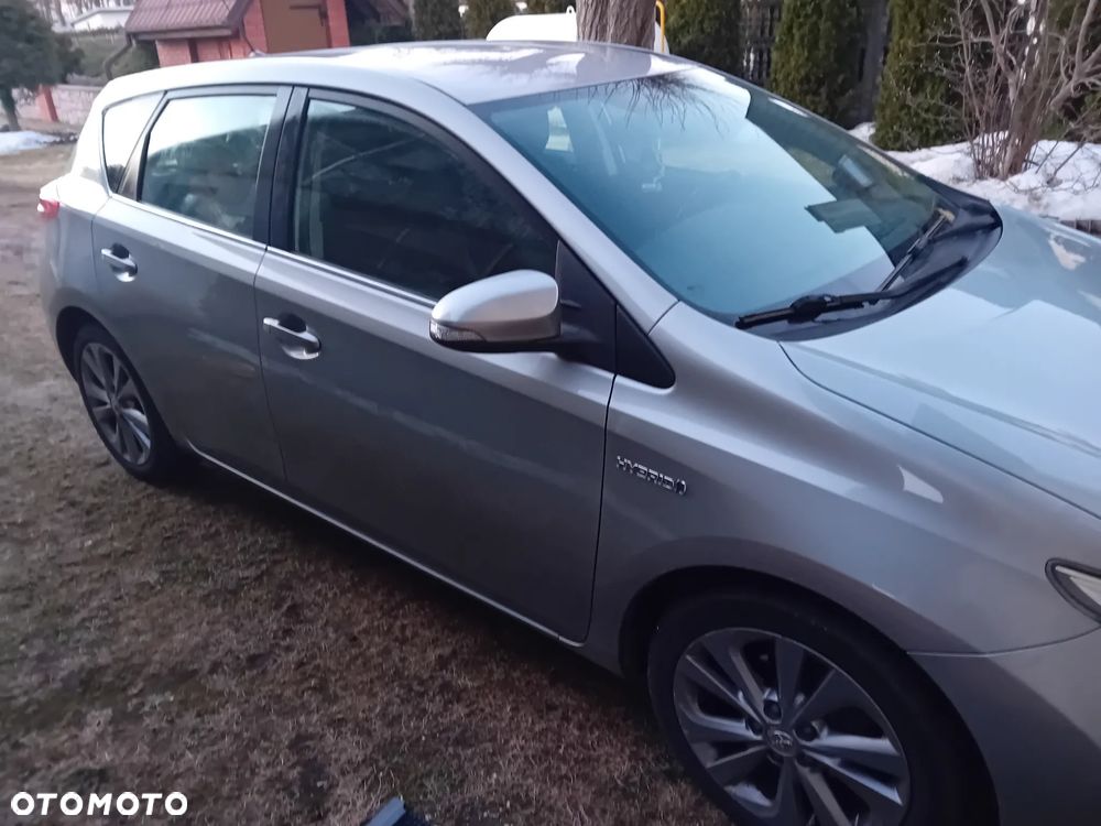 Toyota Auris 1.8 HSD Luna - 2
