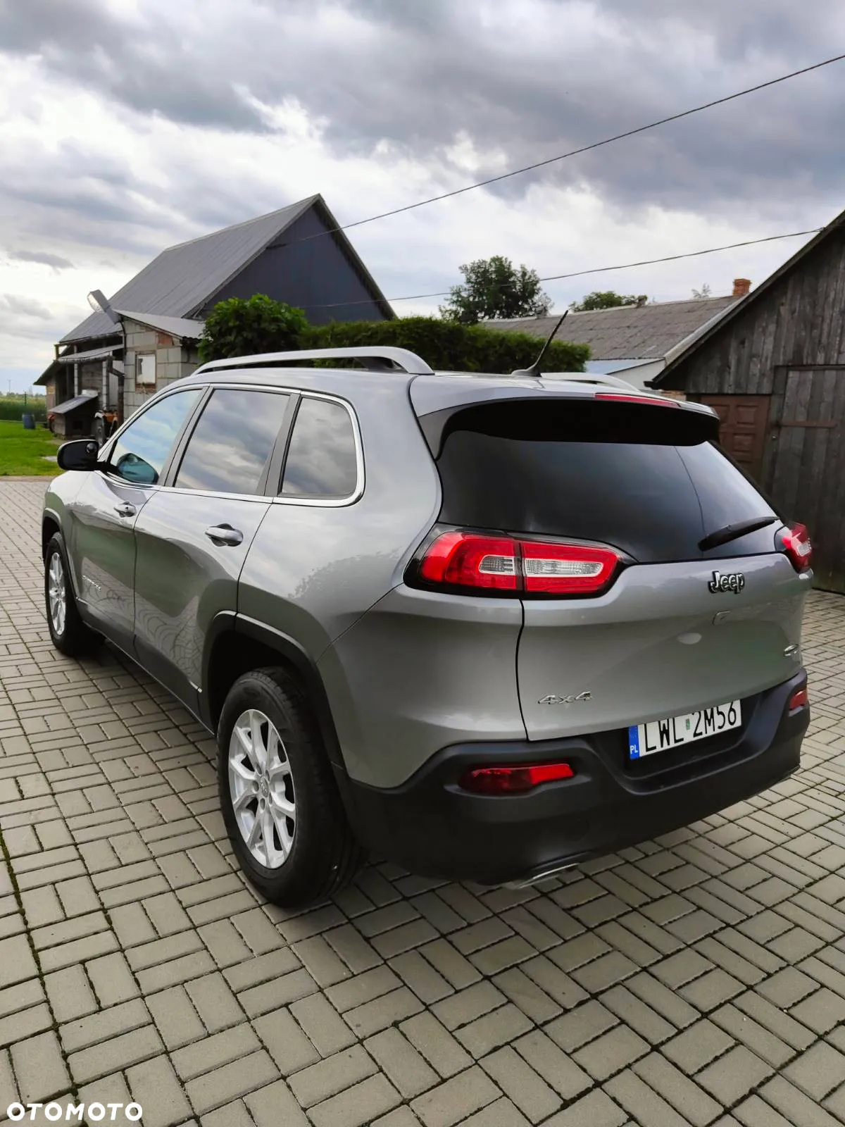 Jeep Cherokee - 31