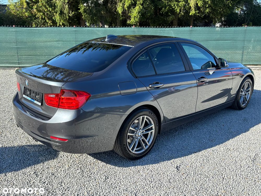 BMW Seria 3 320d Sport Line - 8