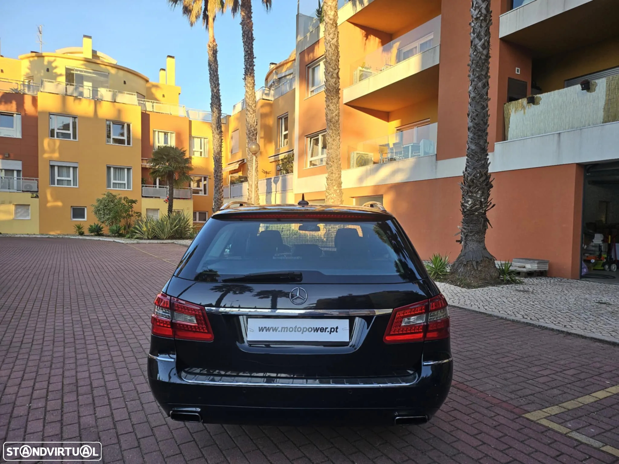 Mercedes-Benz E 220 BlueTEC Avantgarde Auto. - 12