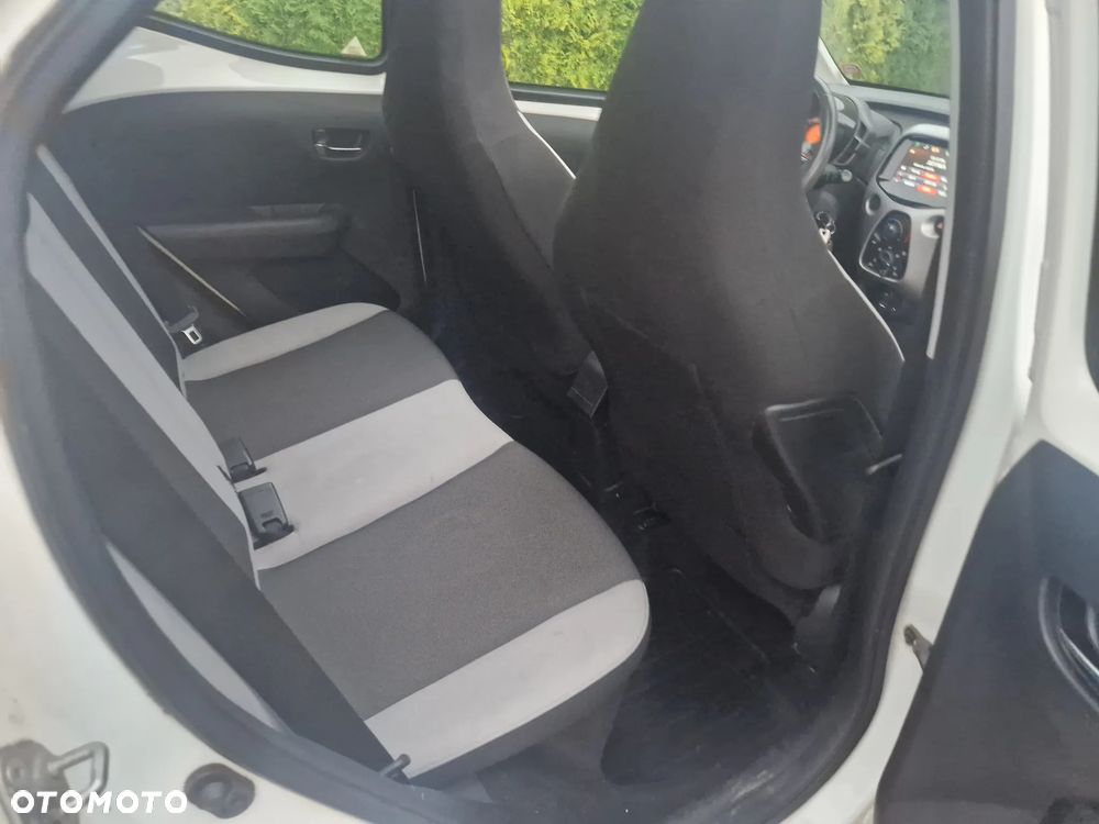 Toyota Aygo x-wave - 14