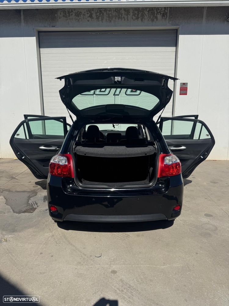 Toyota Auris 1.4 D-4D AC - 10