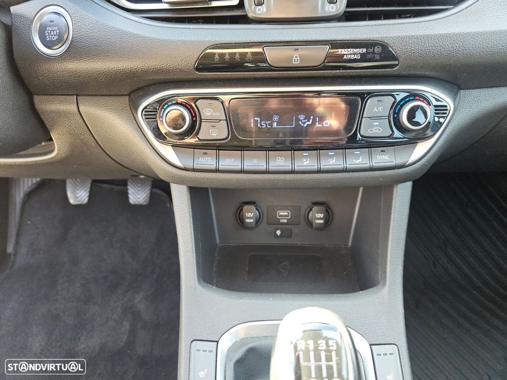 Hyundai i30 SW 1.0 T-GDI Premium - 29