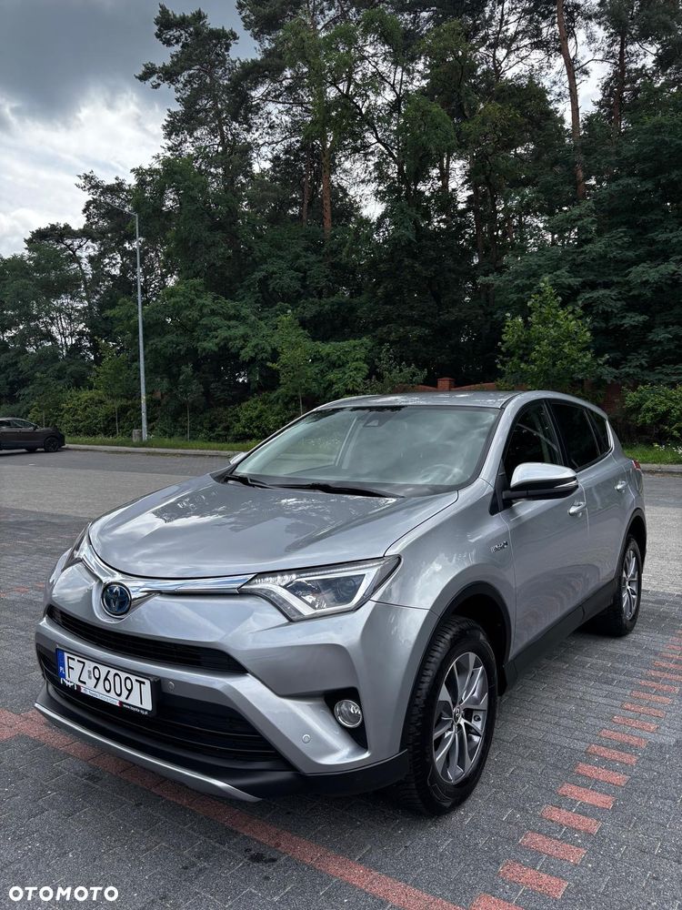 Toyota RAV4 - 1
