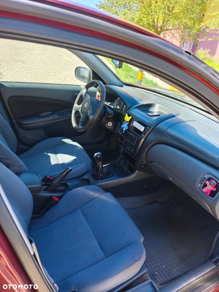 Nissan Almera - 16