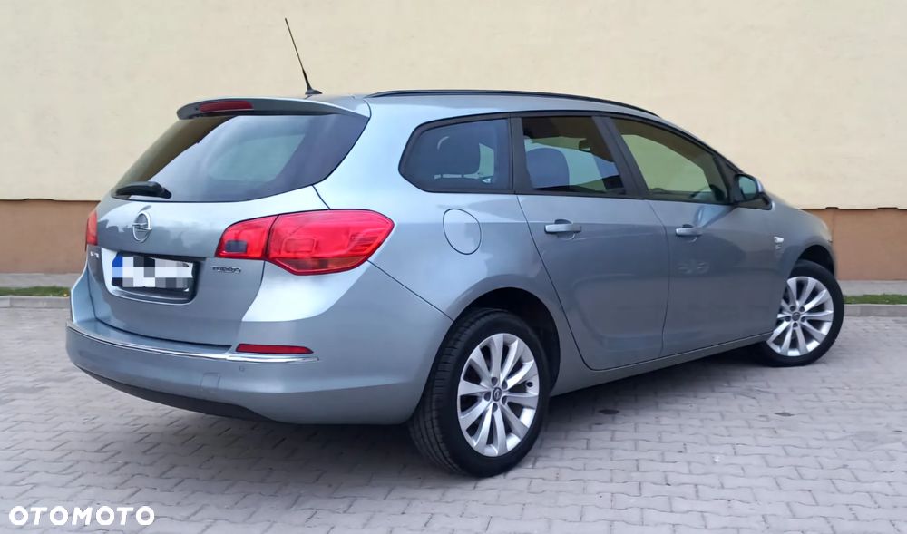 Opel Astra 1.4 Turbo Exklusiv - 4