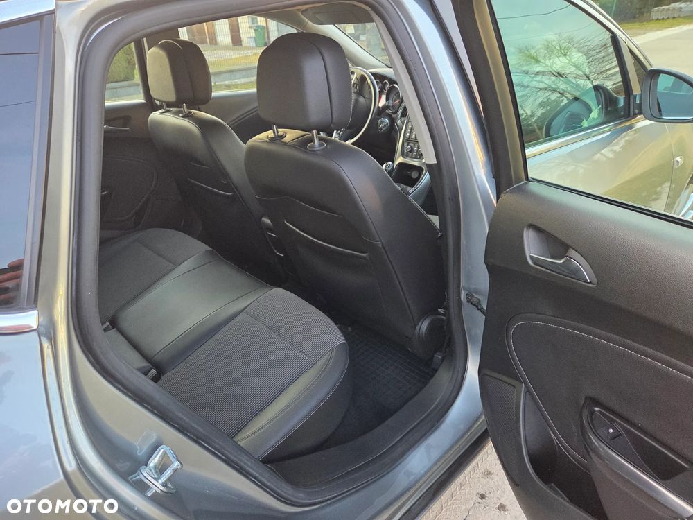 Opel Astra 1.6 Turbo Design Edition - 7