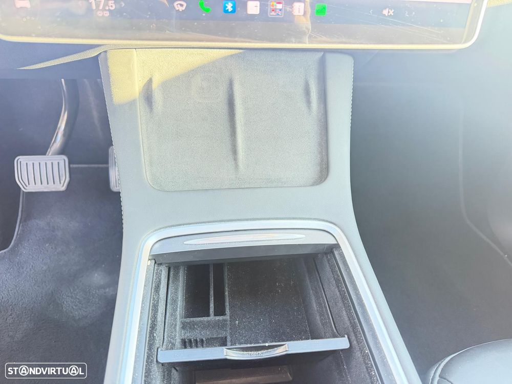 Tesla Model Y Long Range Dual Motor AWD - 32