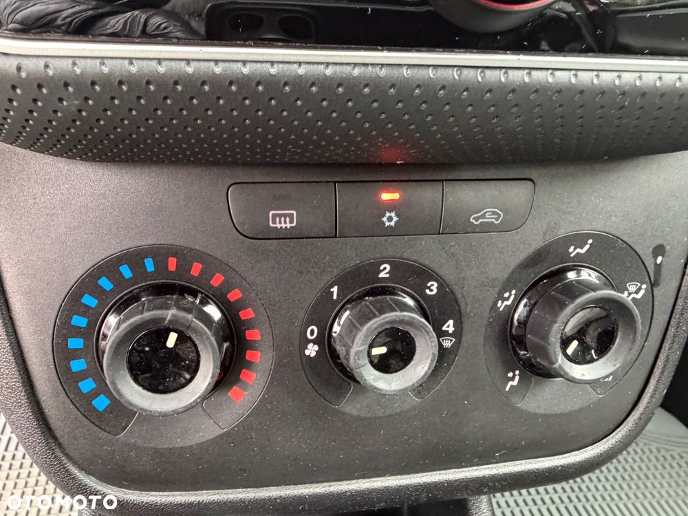 Fiat Punto Evo 1.4 8V Dynamic Euro5 - 17