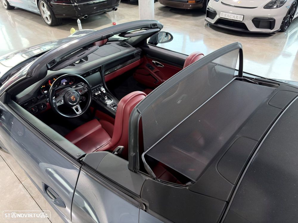 Porsche 911 (991) Turbo S Cabriolet - 28