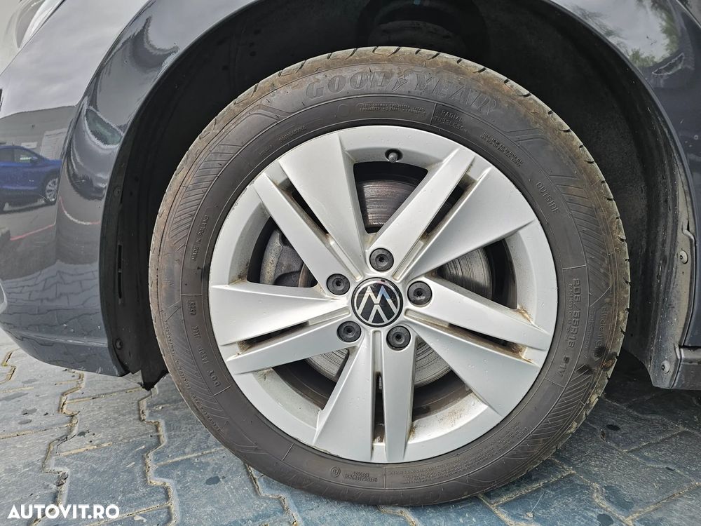Volkswagen Golf 2.0 TDI 116CP DSG Life - 4