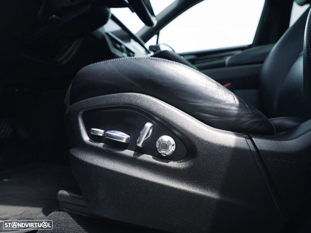 Porsche Cayenne Coupé E-Hybrid - 17