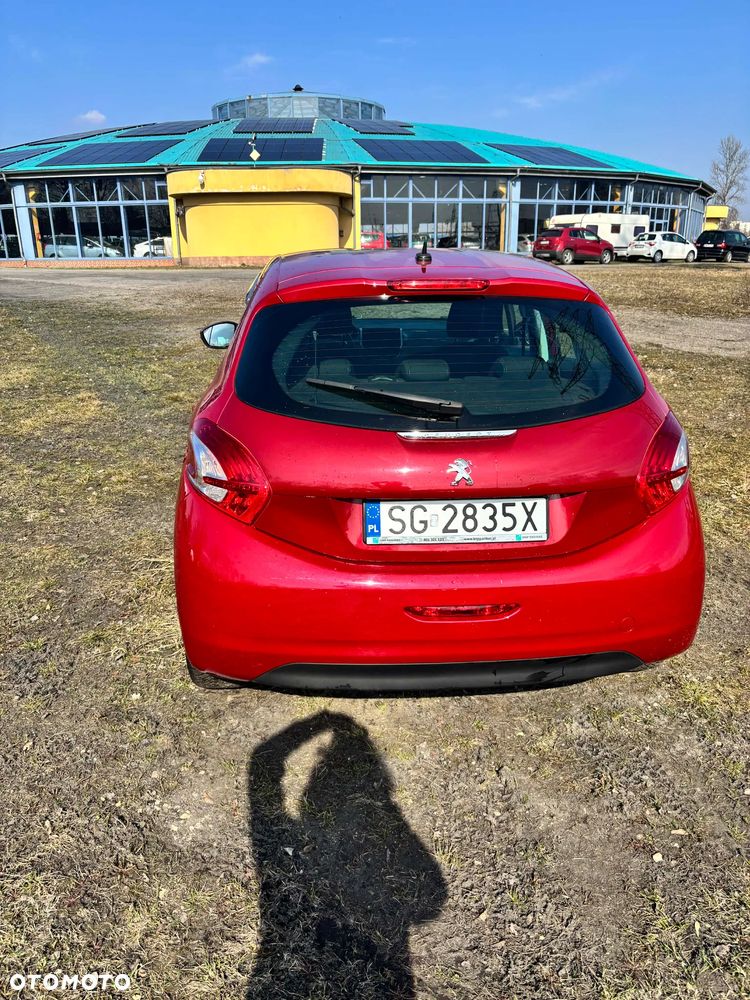 Peugeot 208 - 5
