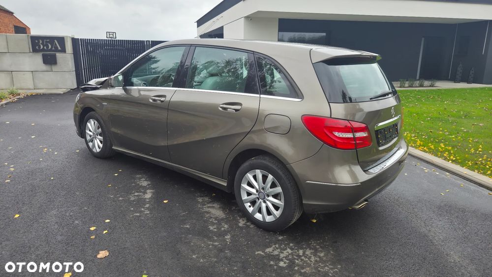 Mercedes-Benz Klasa B 200 (BlueEFFICIENCY) - 2