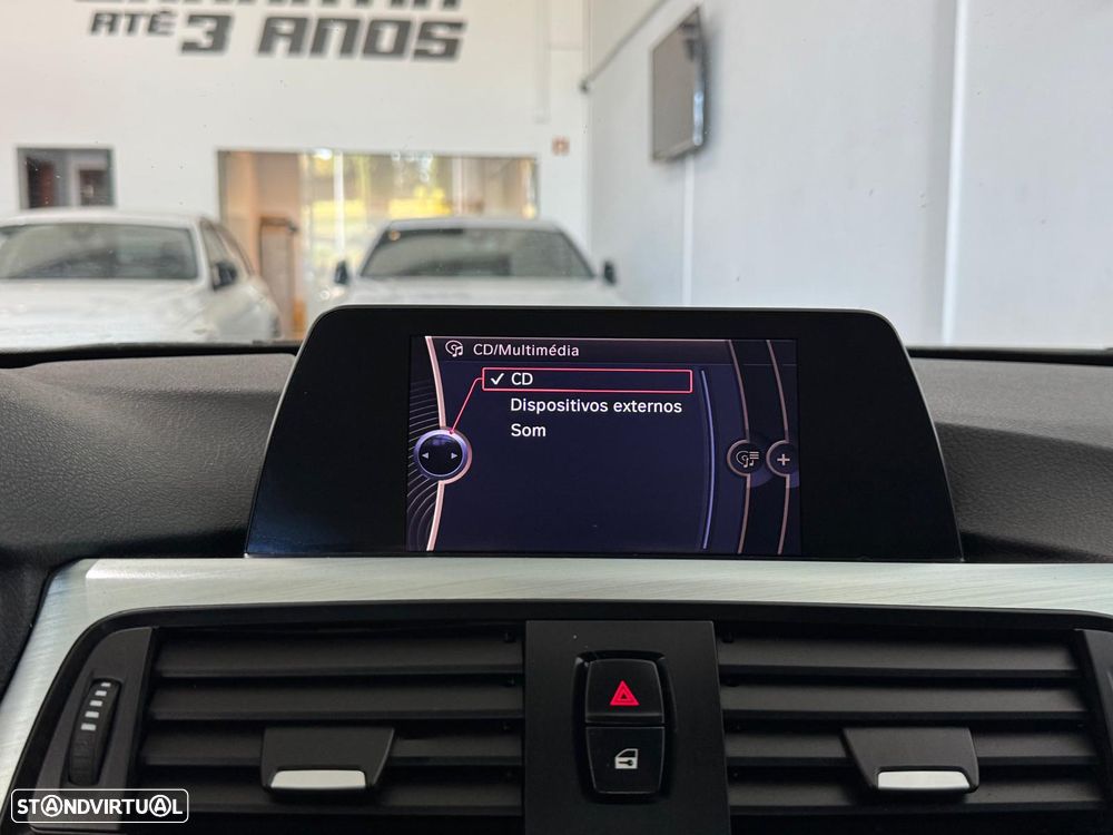 BMW 320 d Auto Pack M - 19