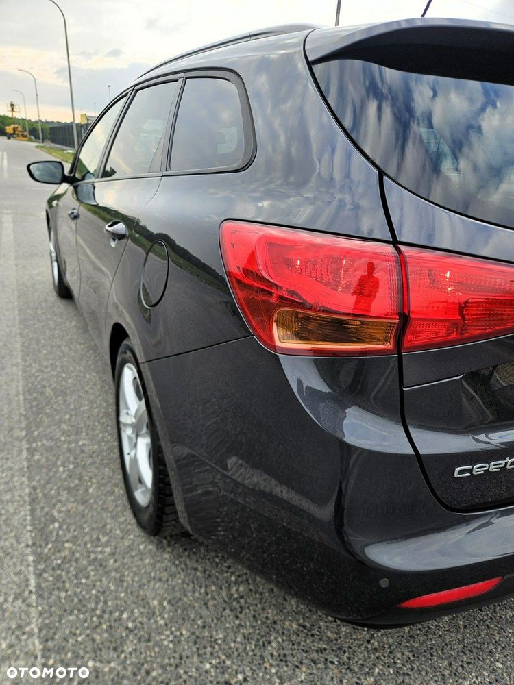 Kia Ceed 1.6 CRDi 128 Dream-Team Edition - 16