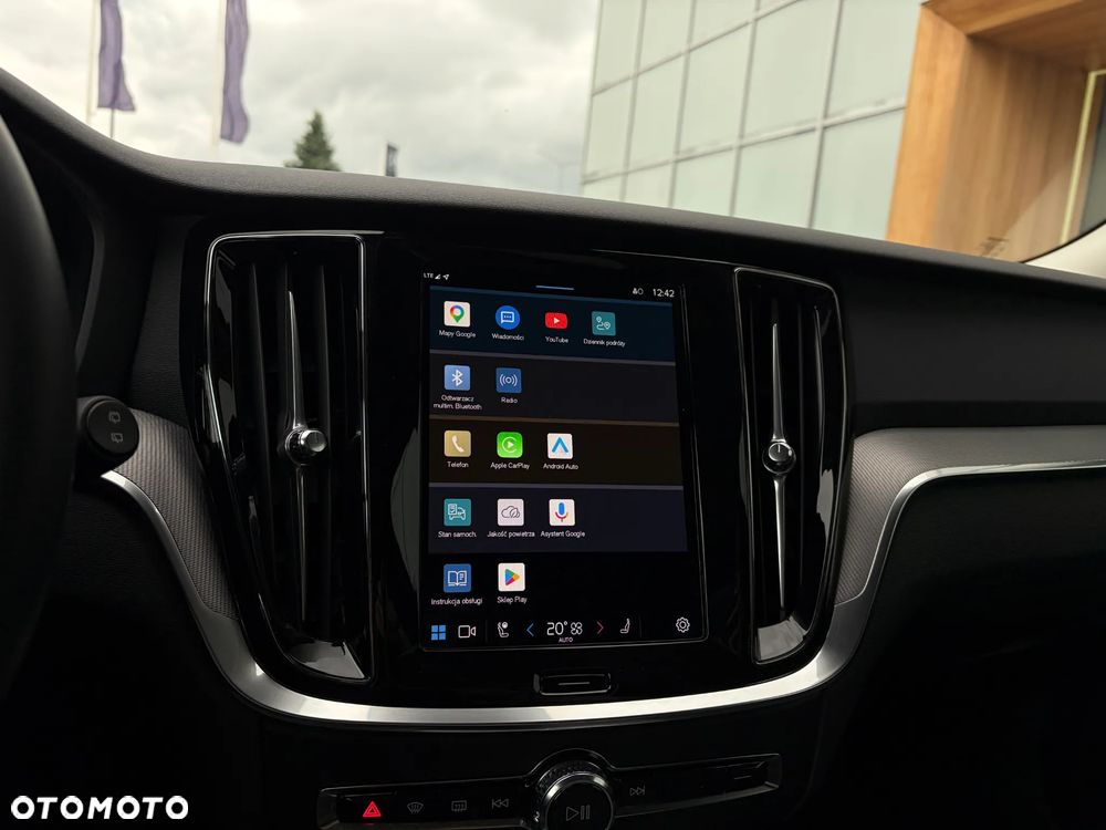 Volvo V60 B4 B Plus Dark - 16