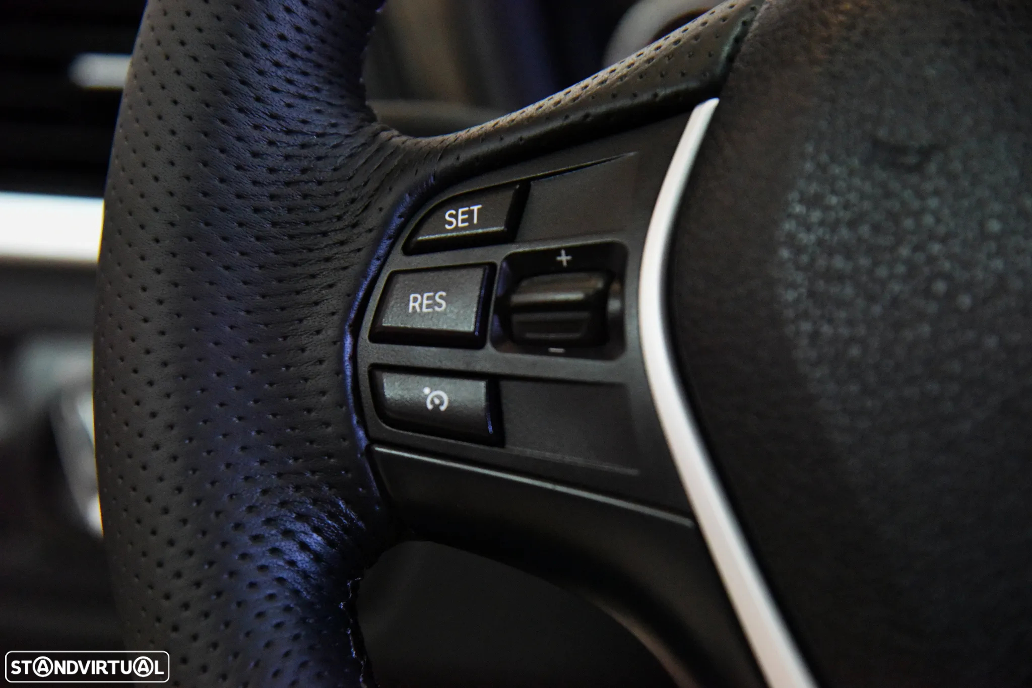 BMW 318 d Line Luxury - 16