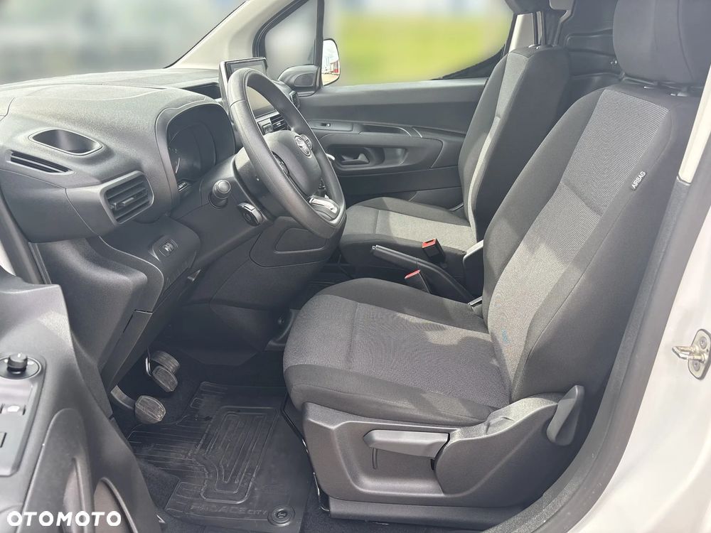 Toyota 1.5 D-4D STANDARD 2,0T ACTIVE - 10
