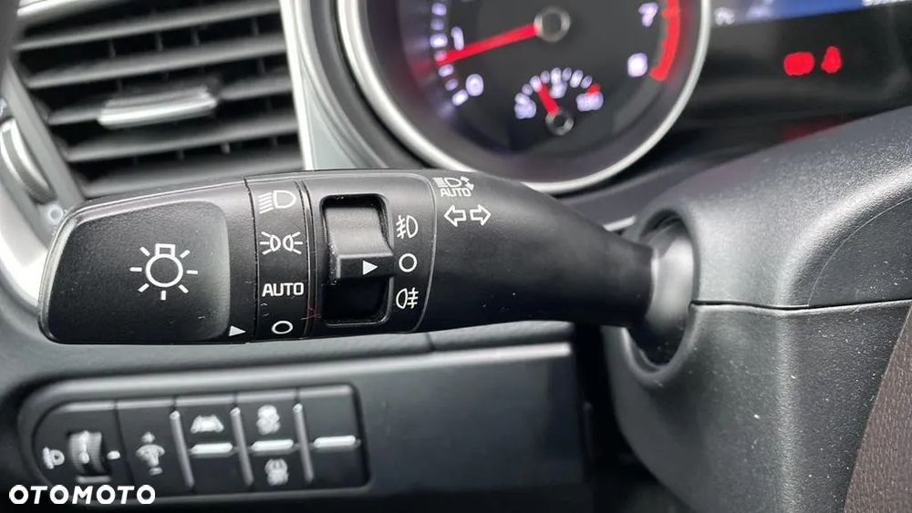 Kia Ceed 1.5 T-GDI M DCT - 11