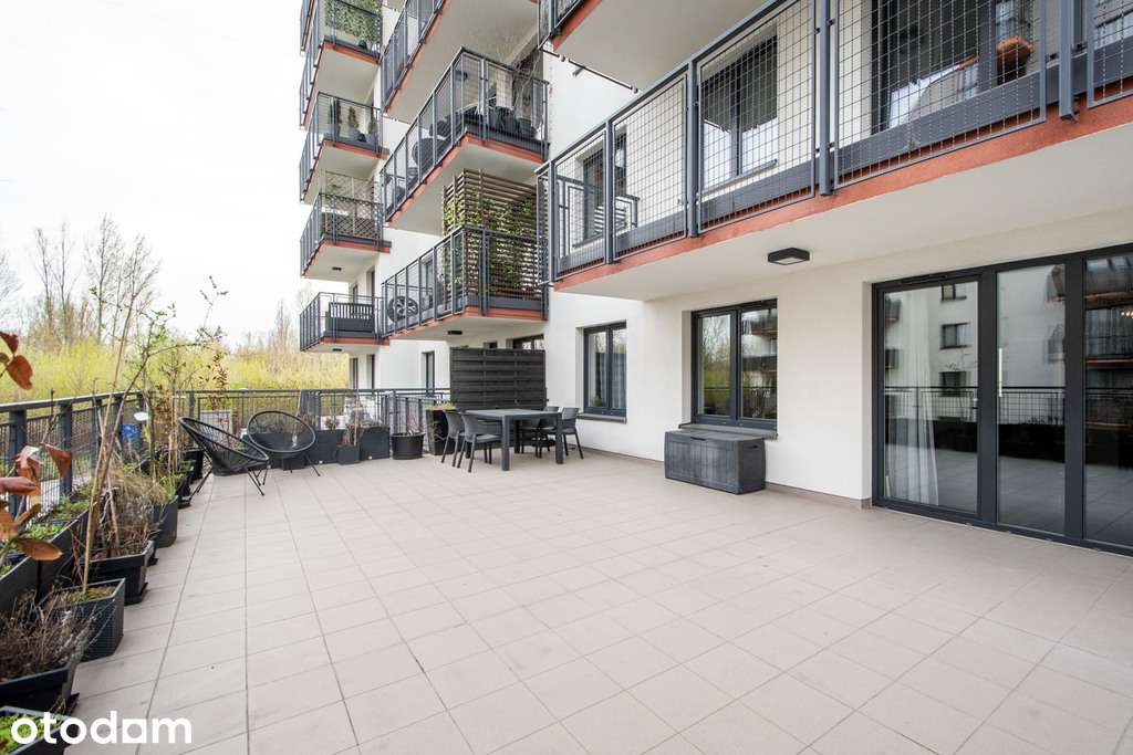 Taras 50 m2 | 3 pokoje | Zadbane