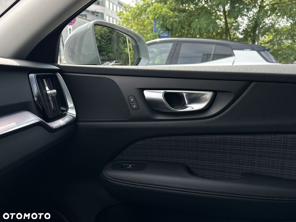 Volvo V60 Cross Country - 31