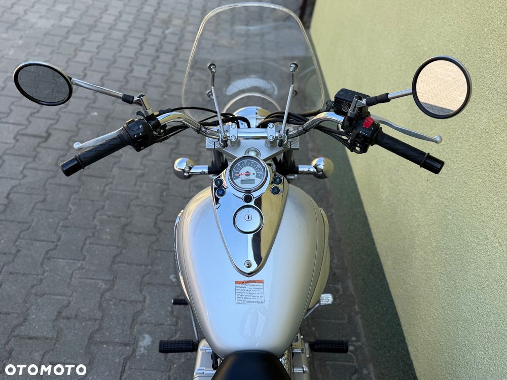 Suzuki Intruder - 37