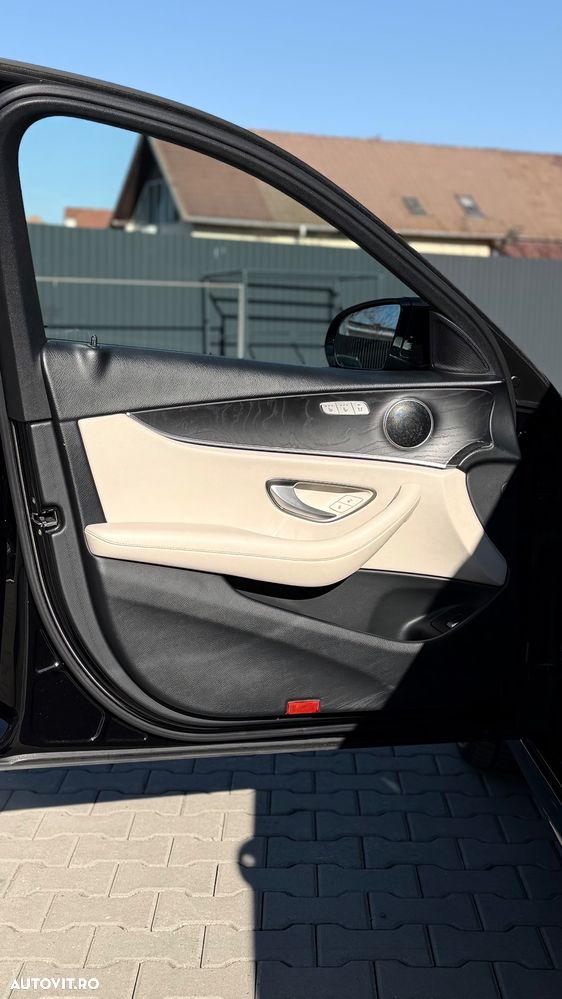 Mercedes-Benz E - 25