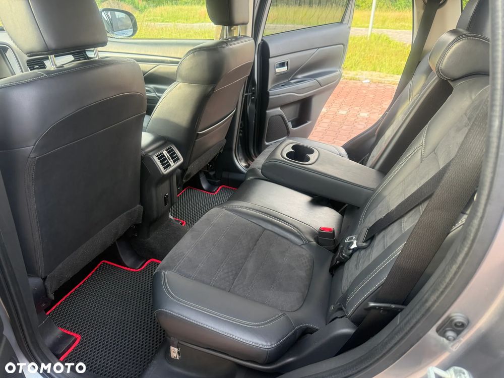 Mitsubishi Outlander - 14