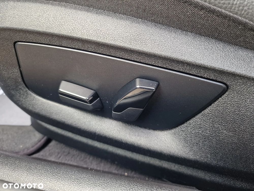 BMW Seria 5 518d - 39