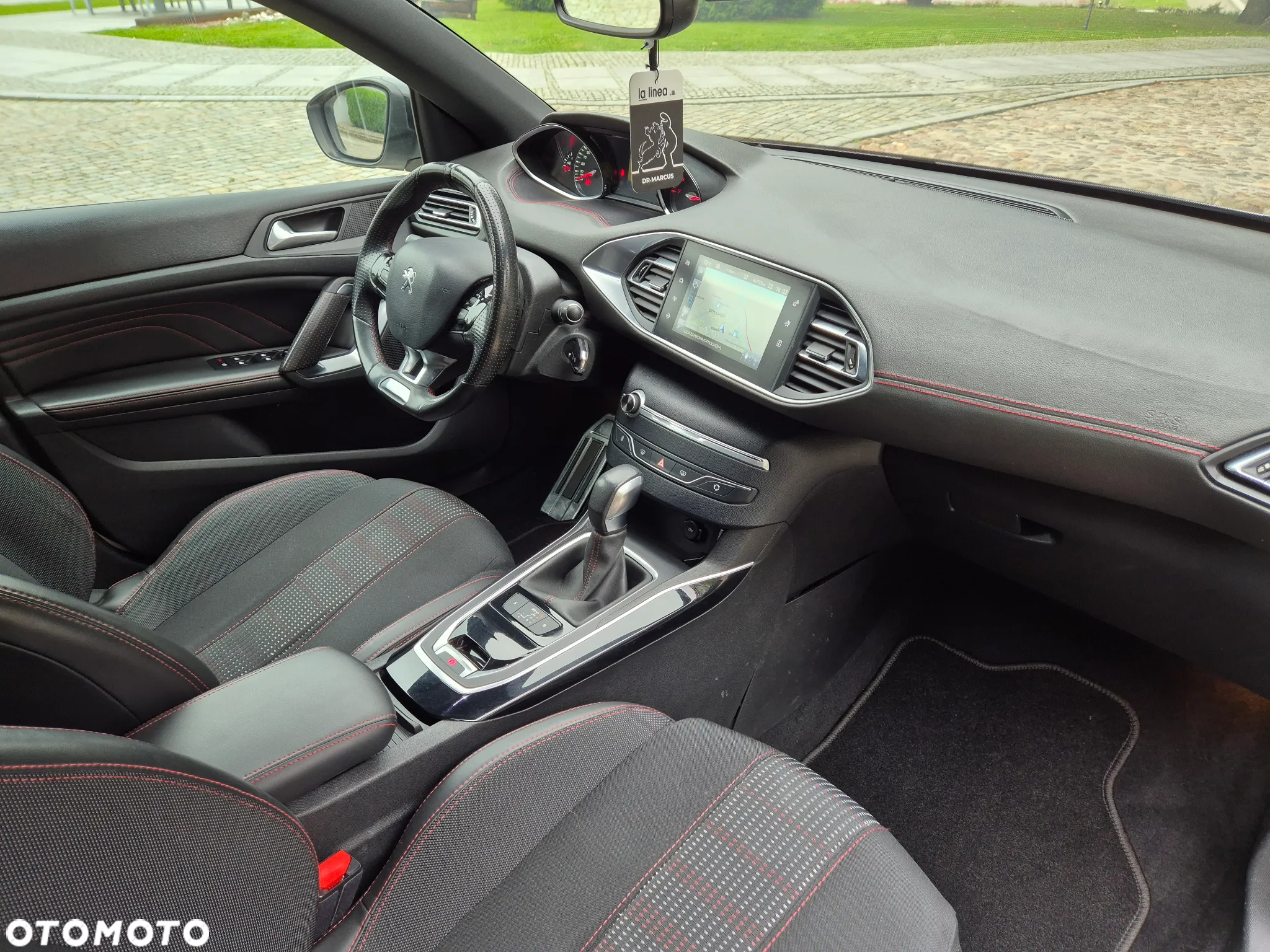 Peugeot 308 SW 1.2 PureTech Allure S&S - 26