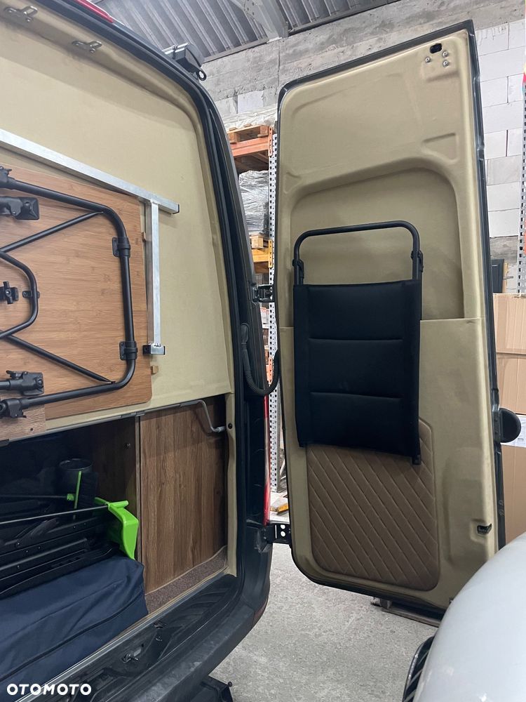 Mercedes-Benz Sprinter - 21