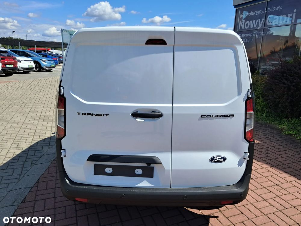 Ford Transit Courier - 9