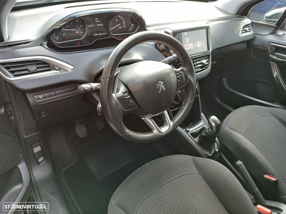 Peugeot 208 - 14