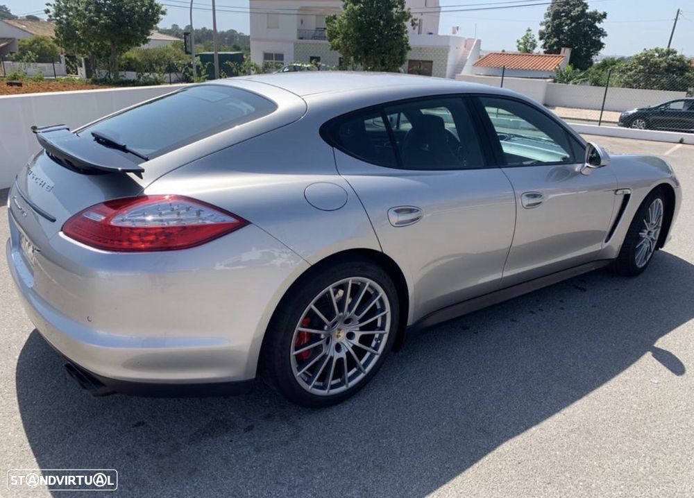 Porsche Panamera GTS PDK - 2