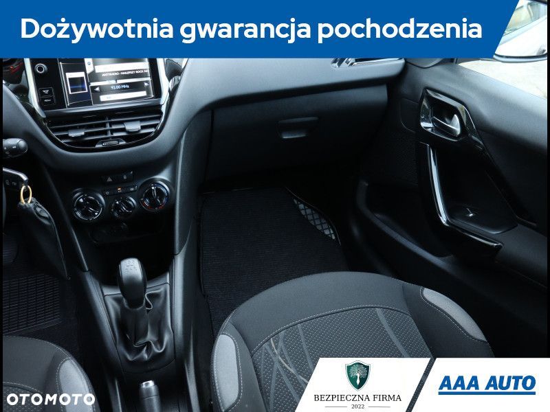 Peugeot 208 - 9